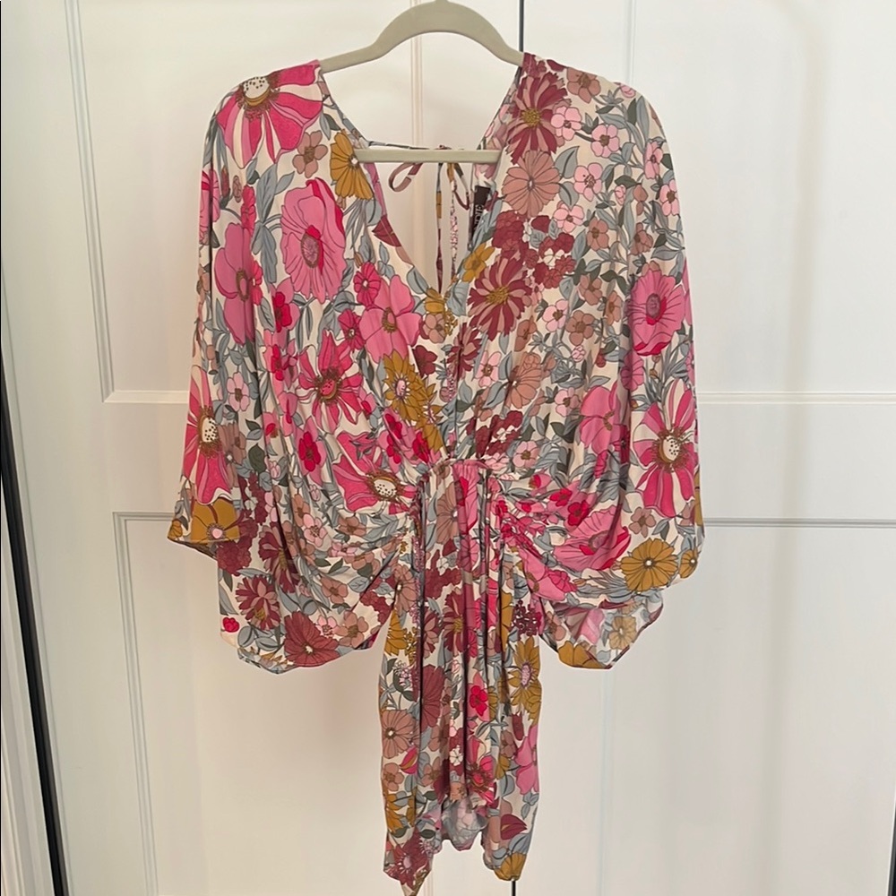 Flirty floral Romper, Small, new without tags!